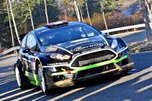 Frontansicht des Ford Fiesta R5 MkI Evo II mit Dr. Bernhard Stitz und Angelika Letz als copiloten